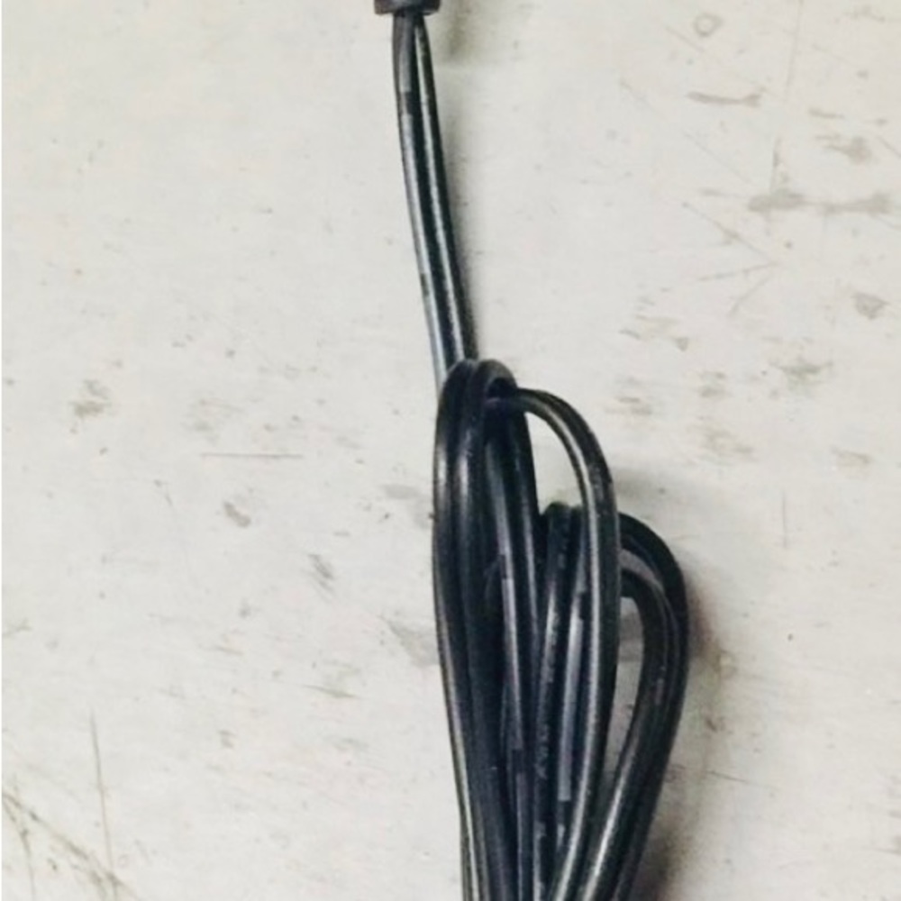 AC/DC Adapter - Picture 2 of 4